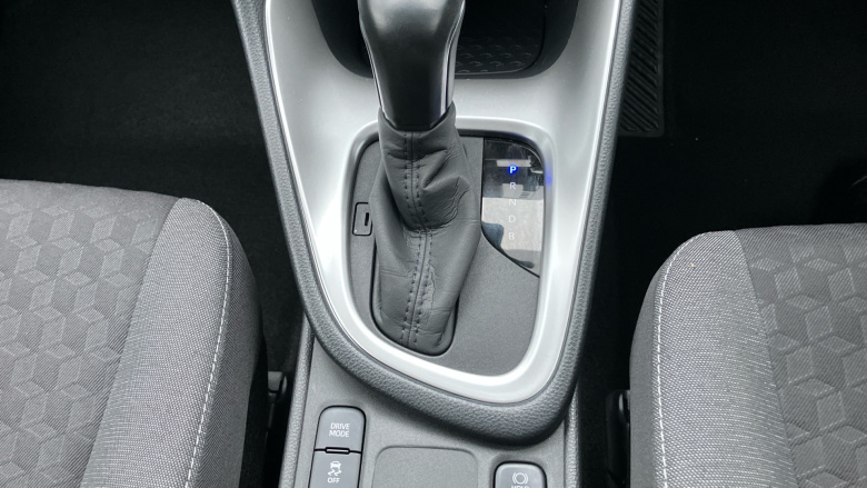 Toyota Yaris 1.5 Hybrid Design 5dr CVT Hybrid Hatchback